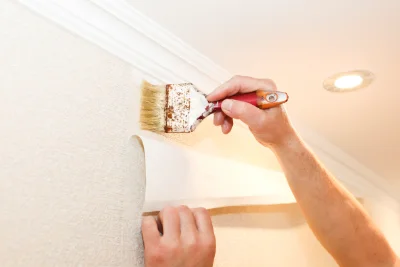 Pose de papier peint à Crasville-la-Mallet — revêtements muraux et toiles de verre